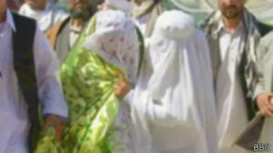 از چادر سفید