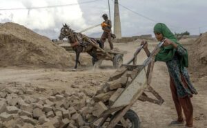 زیر آفتاب سوزان