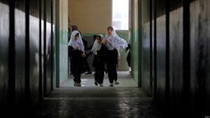 یک نیمکت خالی
